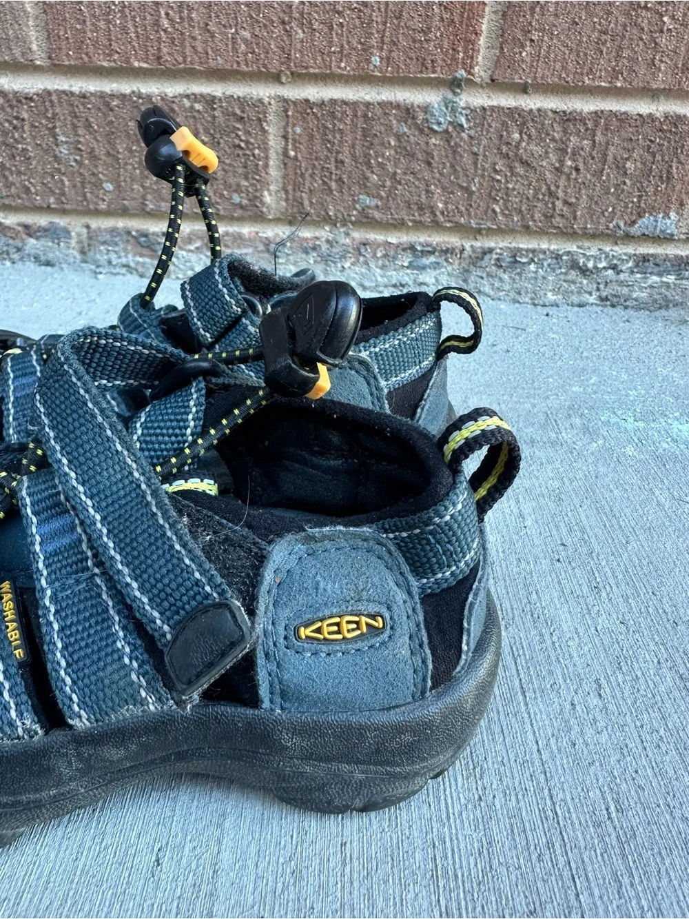 Keen Newport H2 Sandals Water Shoes Boys Size 8 Blue